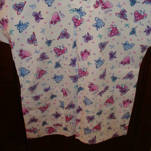 Women's Hearts Scrub Size Medium - Picture 6 of 8